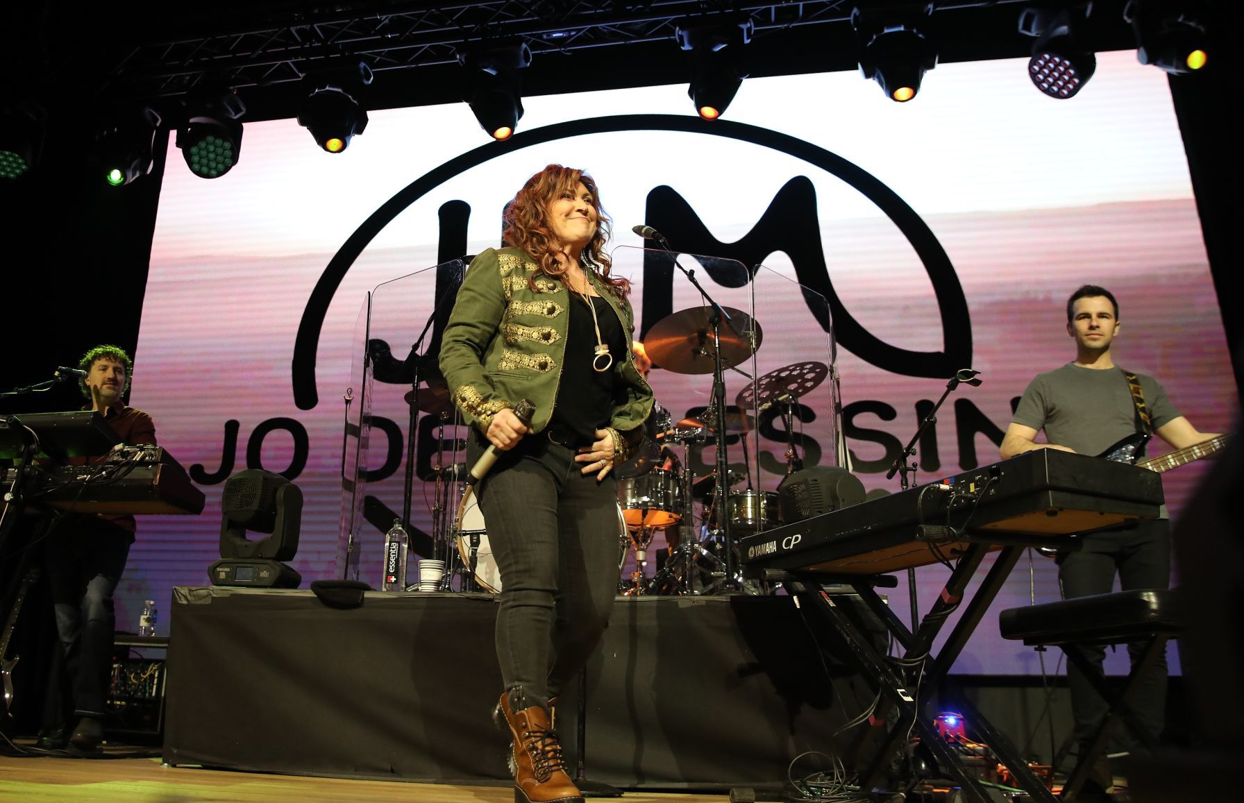 Jo Dee Messina